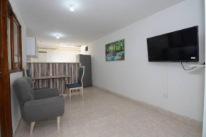 apartamento fresco, ambiente familiar y confortable